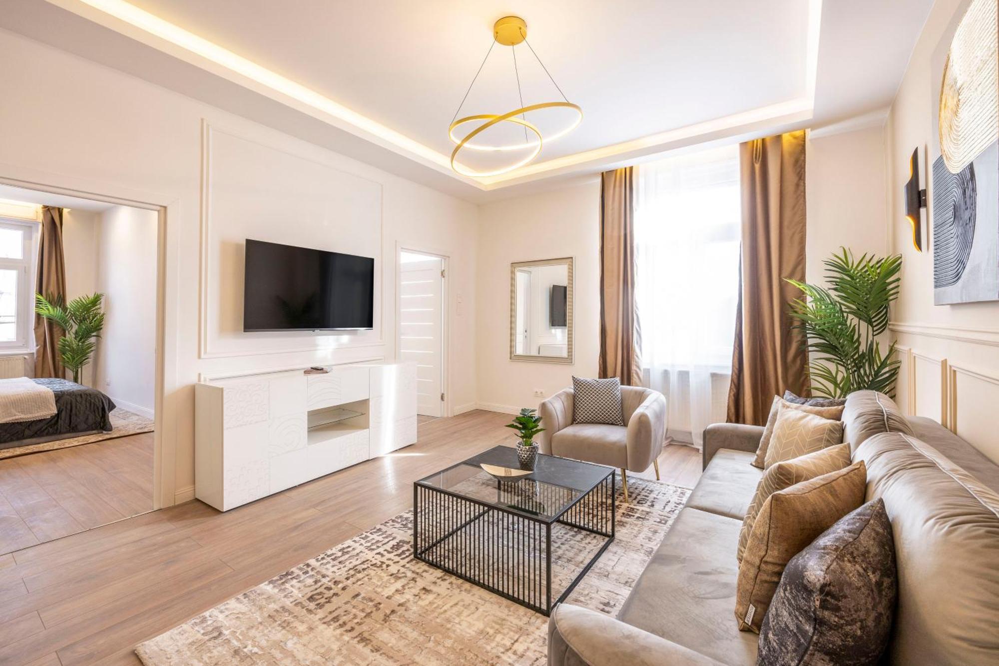 Luxury & Classy Central Apartment With 3Bedrm, 2Bathrm Budapest Eksteriør billede